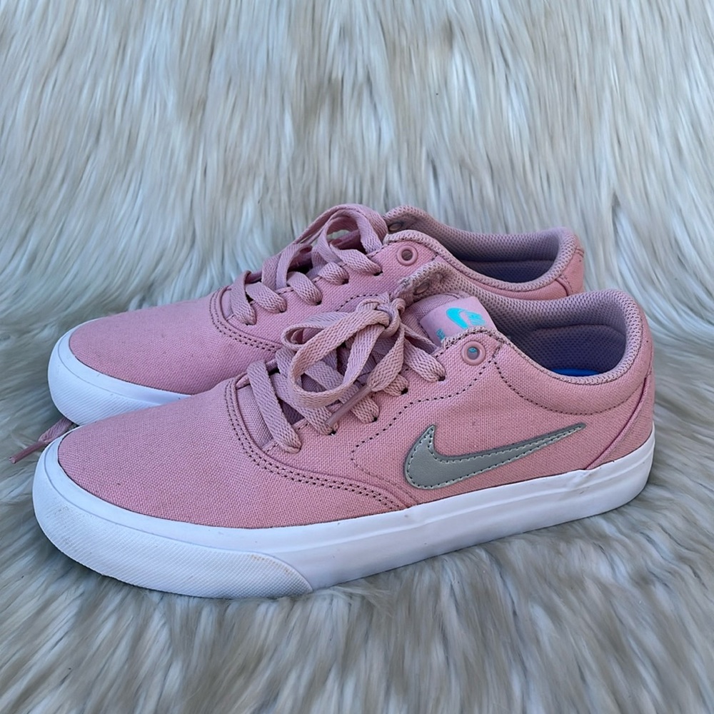 Nike SB Charge Womens Pink Preowned Lace Up Sneakers Size 7